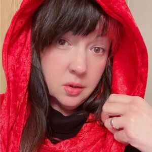 Hooded scarf in red panne velvet medieval renaissance modern